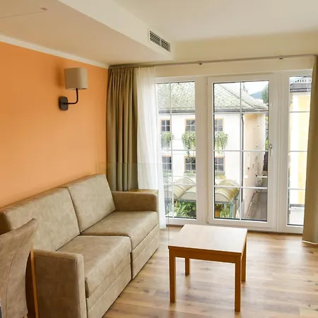 Lebzelter Pensjonat *